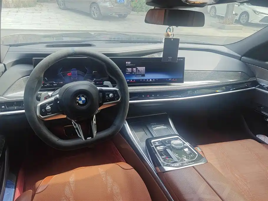 BMW 7 Series 2023 — фото 12