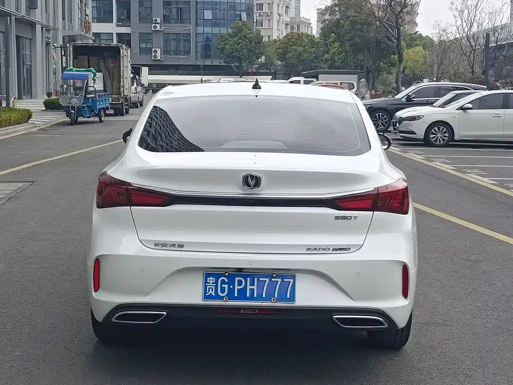 Changan Eado 2022 — фото 8