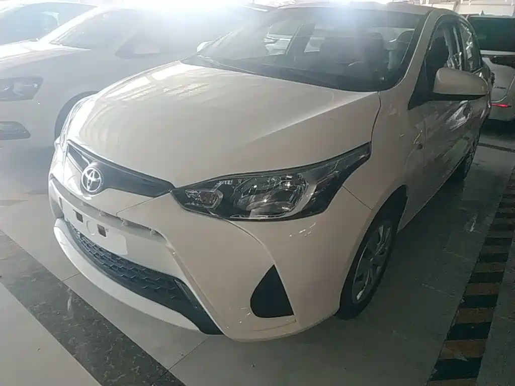 Toyota Yaris L 2020 — фото 2