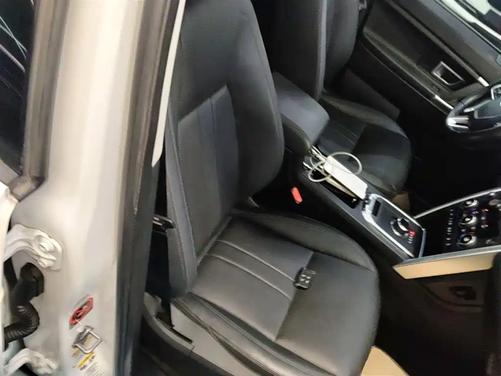Land Rover Discovery Sport 2019 — фото 25