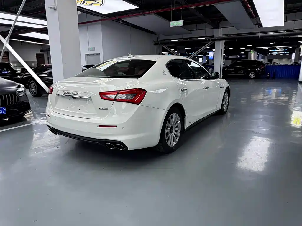 Maserati Ghibli 2018 — фото 11