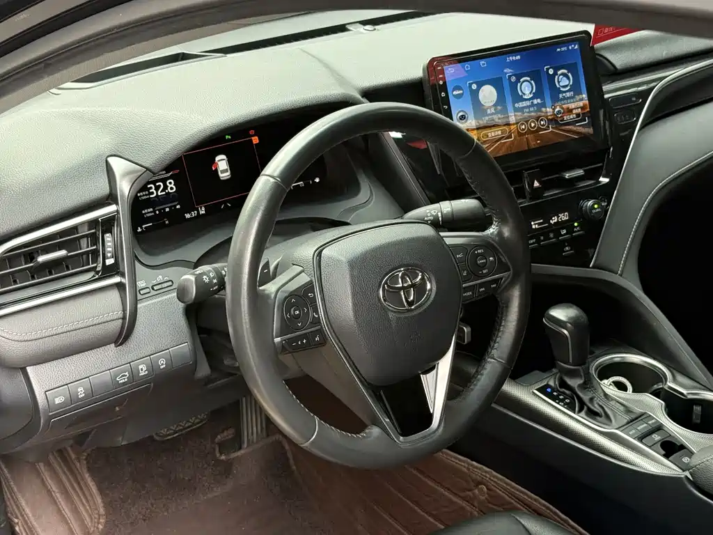 Toyota Camry 2022 — фото 3