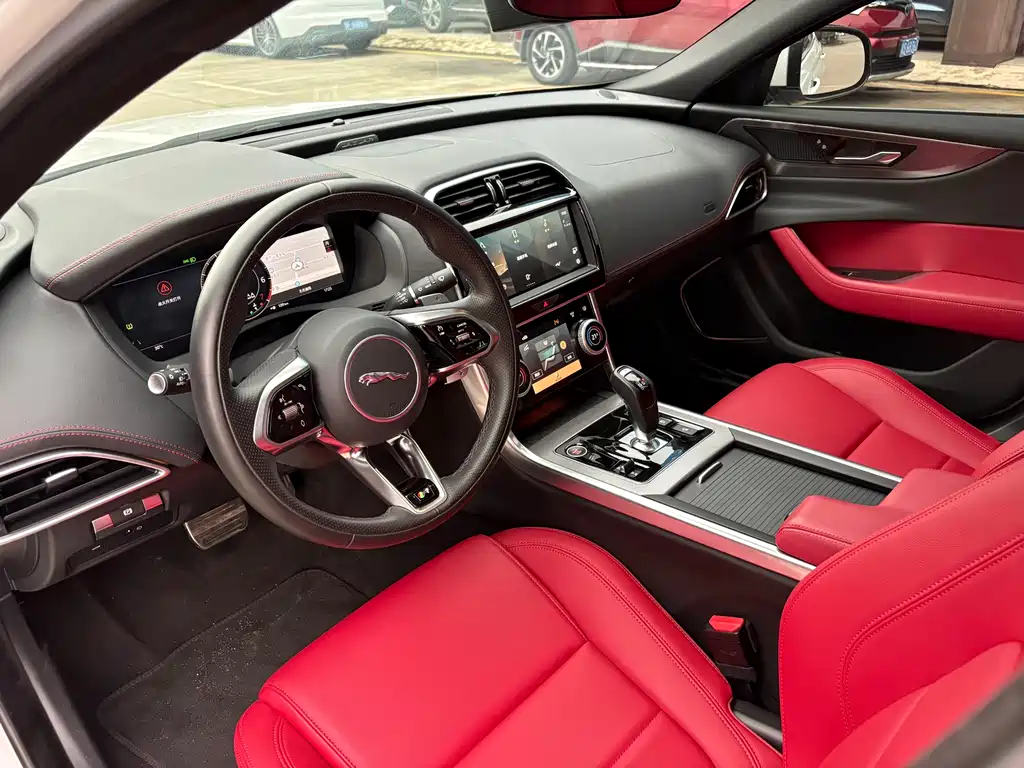 Jaguar XEL 2023 — фото 10