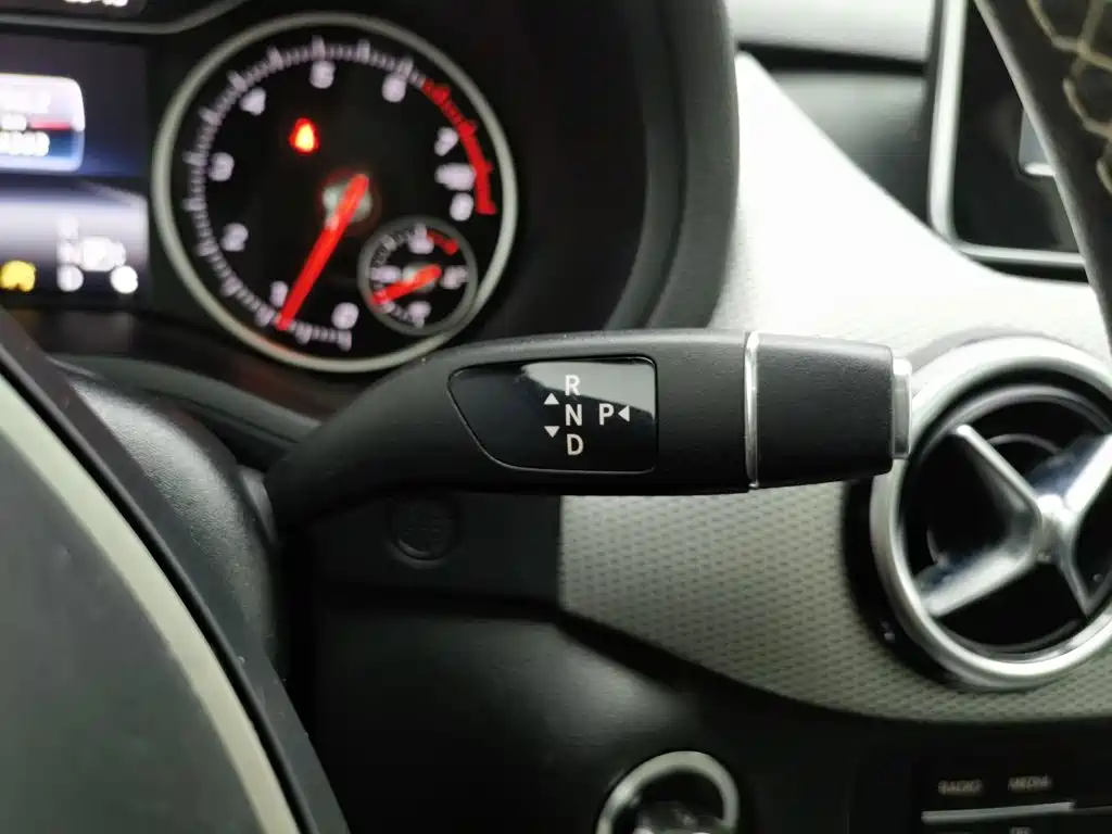 Mercedes-Benz B-Class 2016 — фото 13
