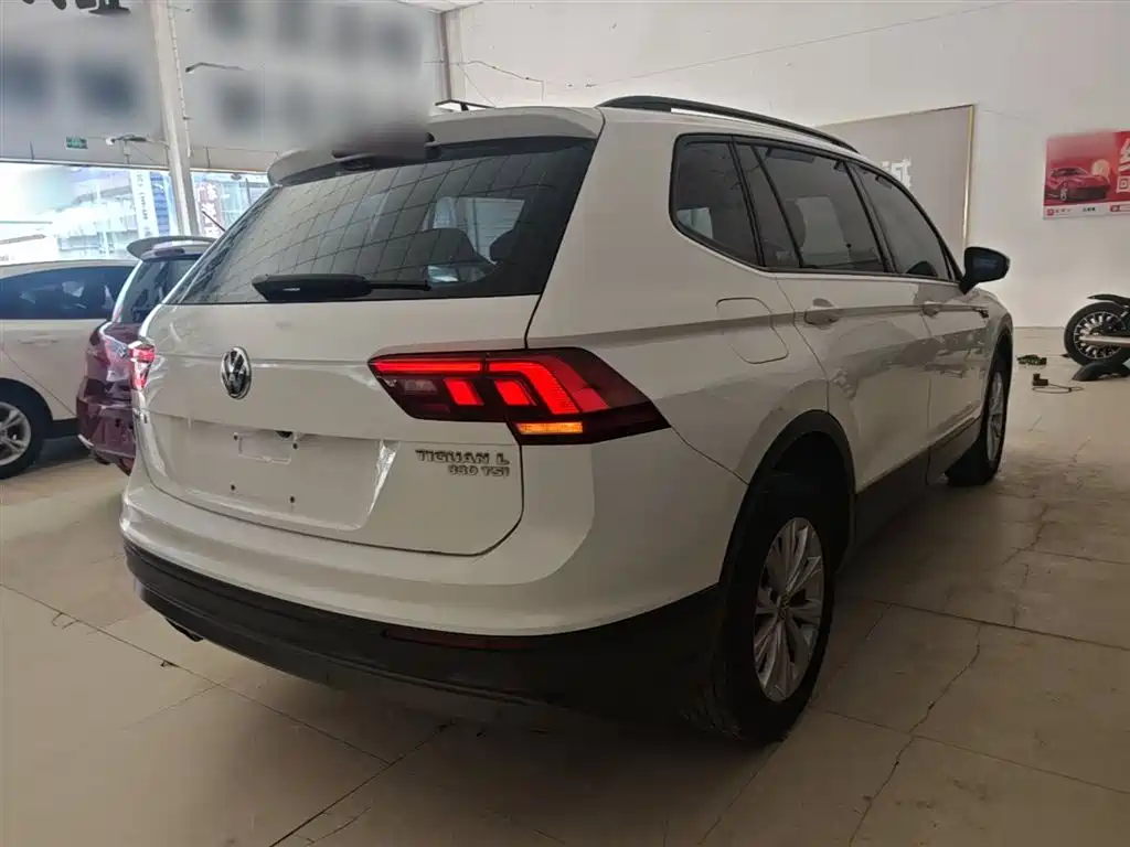 Volkswagen Tiguan L 2017 — фото 5