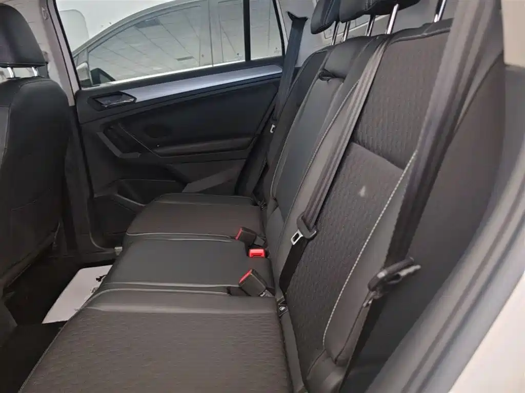 Volkswagen Tiguan L 2017 — фото 13