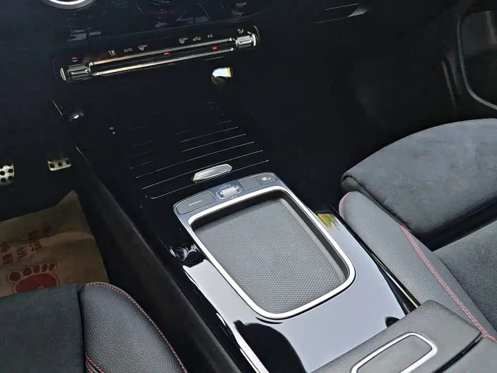 Mercedes-Benz CLA 2024 — фото 20