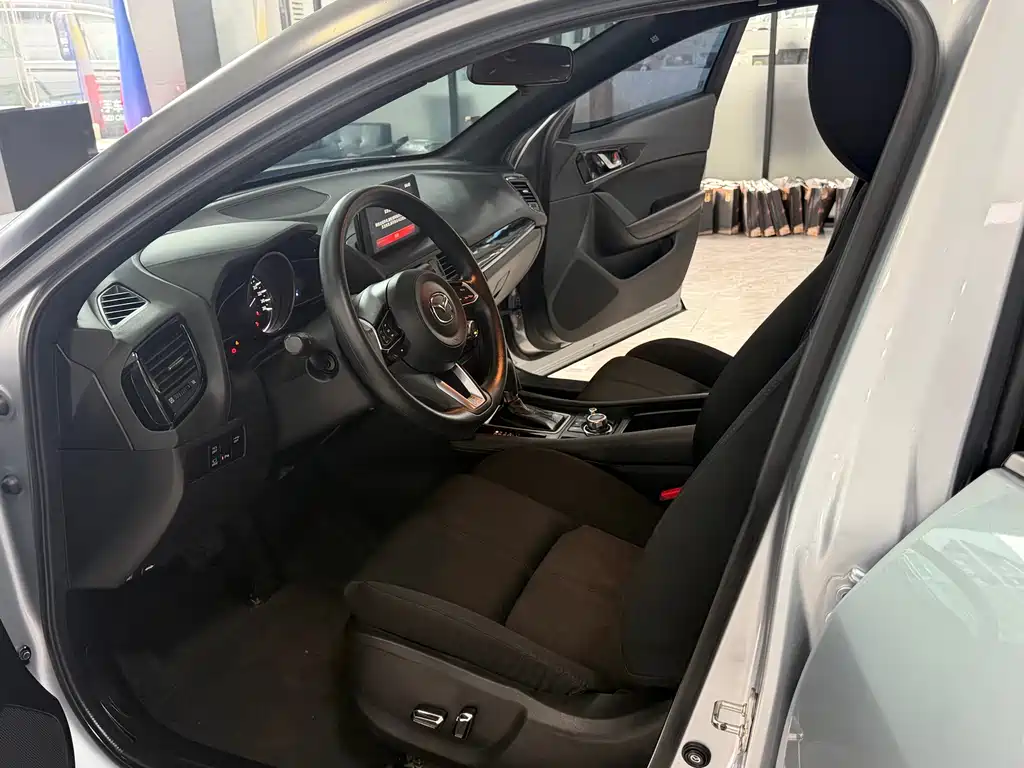 Mazda CX-4 2021