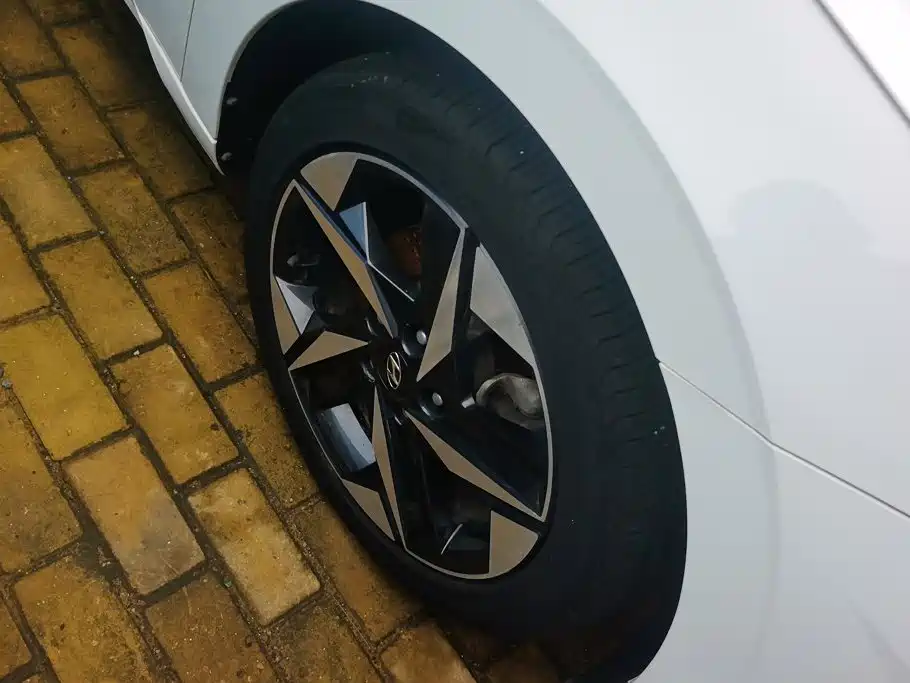 Hyundai Elantra 2021