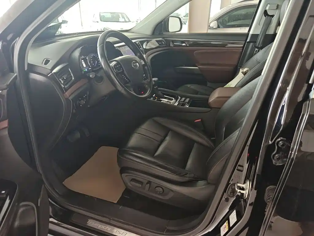 GAC Motor Trumpchi GS8 2017 — фото 15