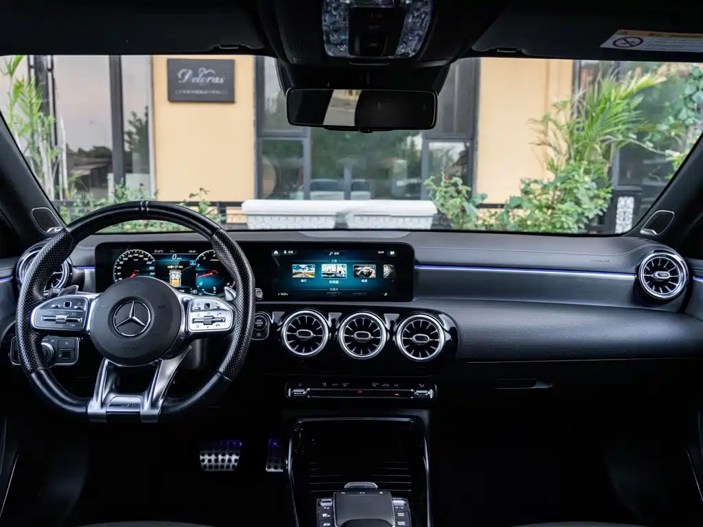 Mercedes-Benz A-Class AMG 2021 — фото 14