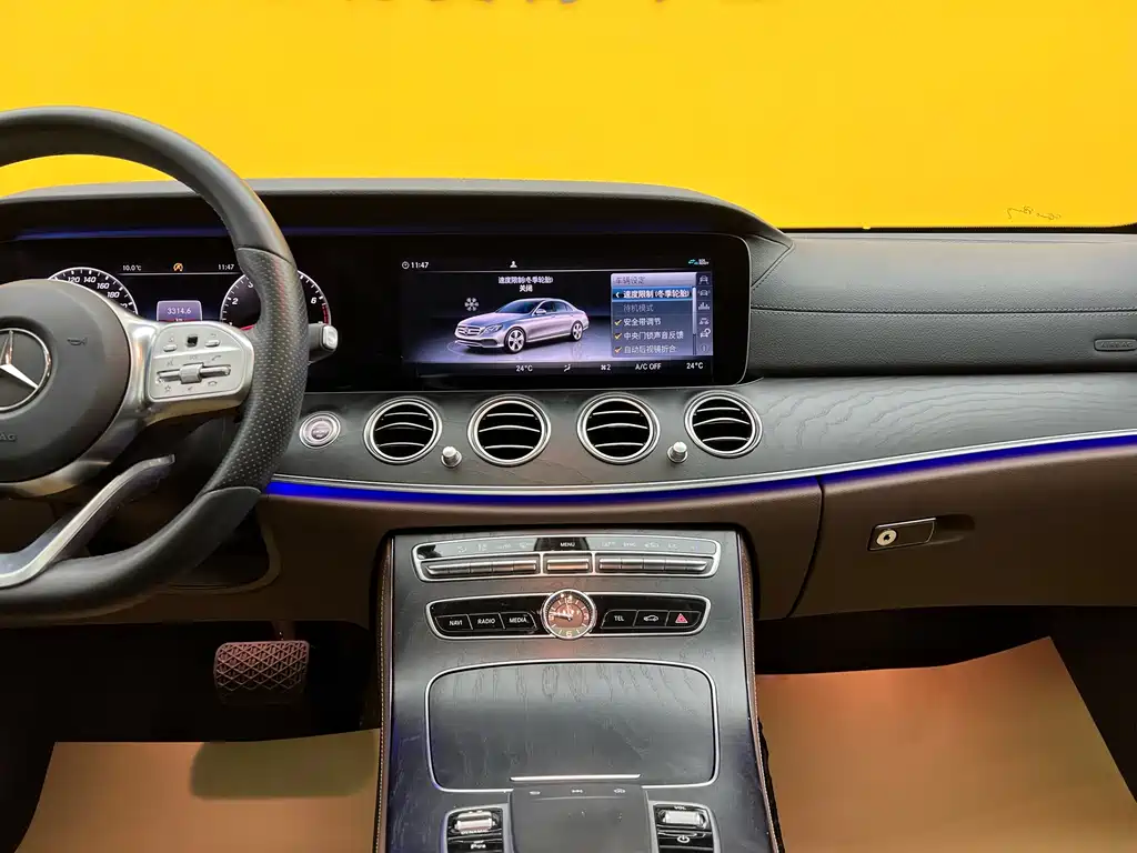Mercedes-Benz E-Class 2019 — фото 24