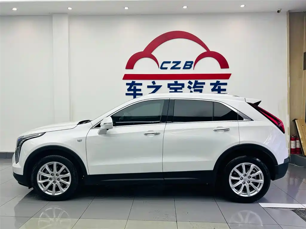Cadillac XT4 2022 — фото 4