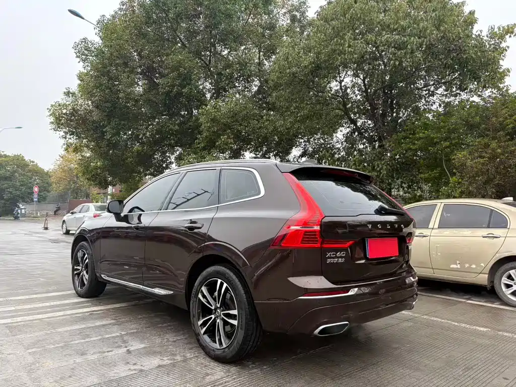 Volvo XC60 2018 — фото 7