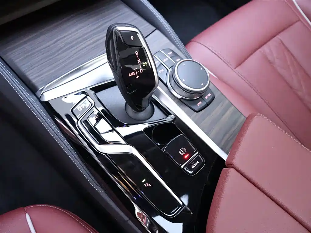 BMW 5 Series 2022 — фото 12