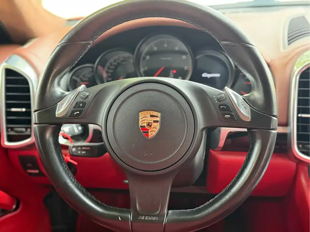 Porsche Cayenne 2015 — фото 12
