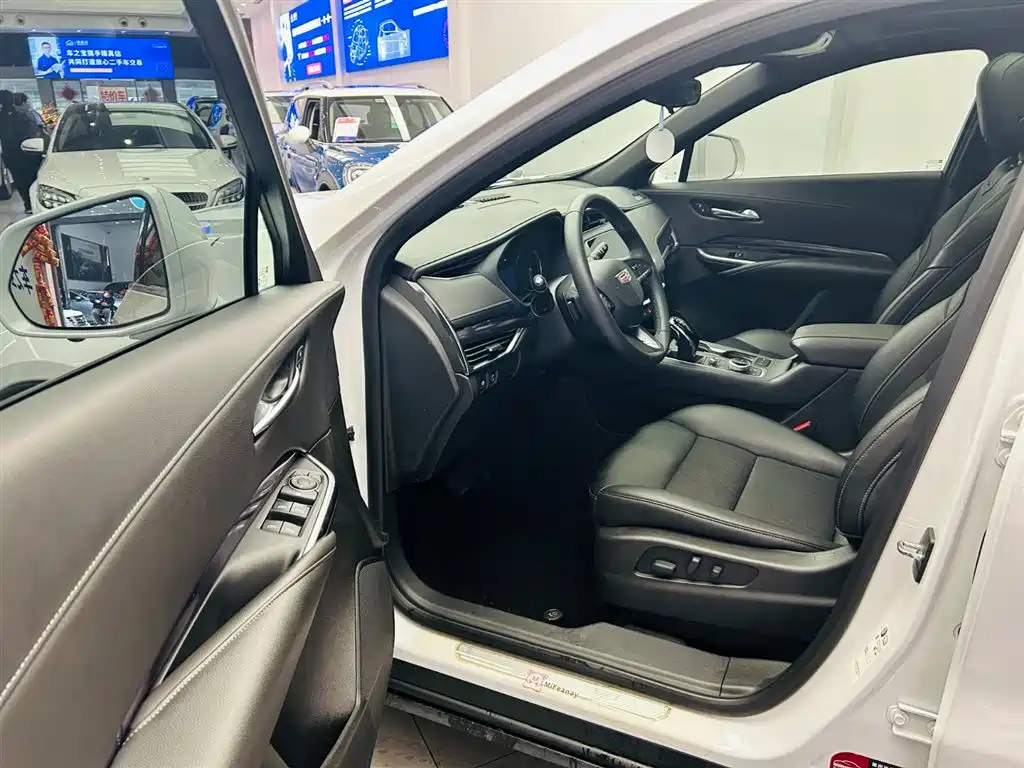 Cadillac XT4 2022 — фото 20