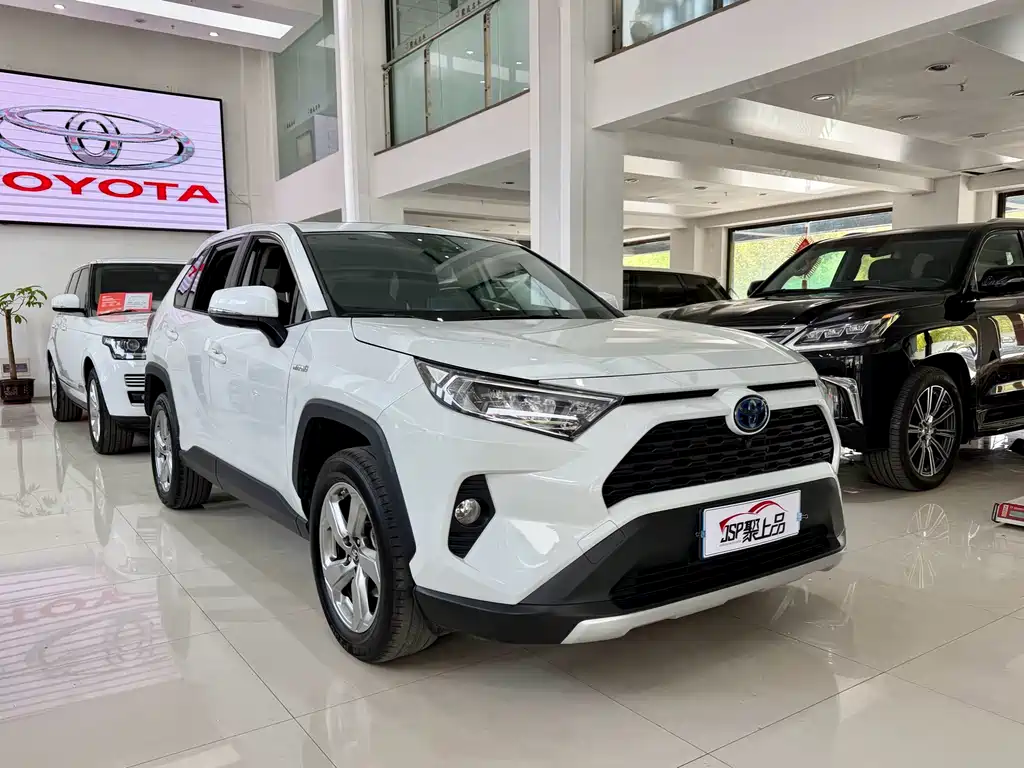 Toyota RAV4 2022 — фото 3