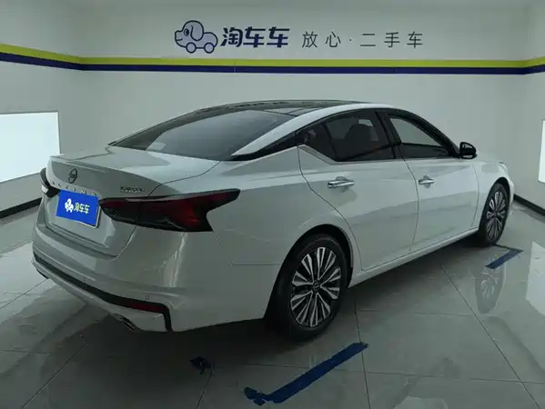 Nissan Teana 2024