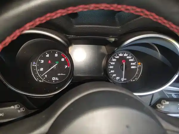 Alfa Romeo Stelvio 2017
