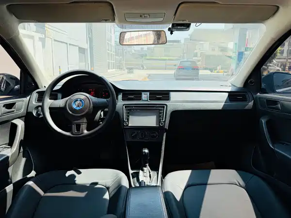 Volkswagen Santana 2014
