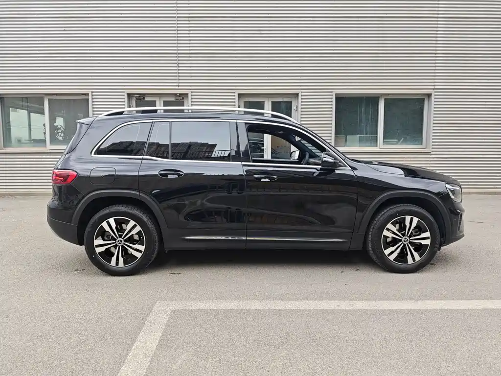 Mercedes-Benz GLB 2025 — фото 14