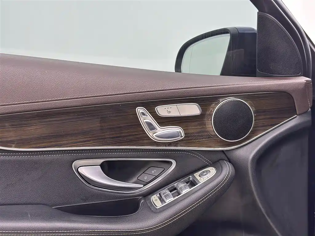 Mercedes-Benz GLC 2018 — фото 14