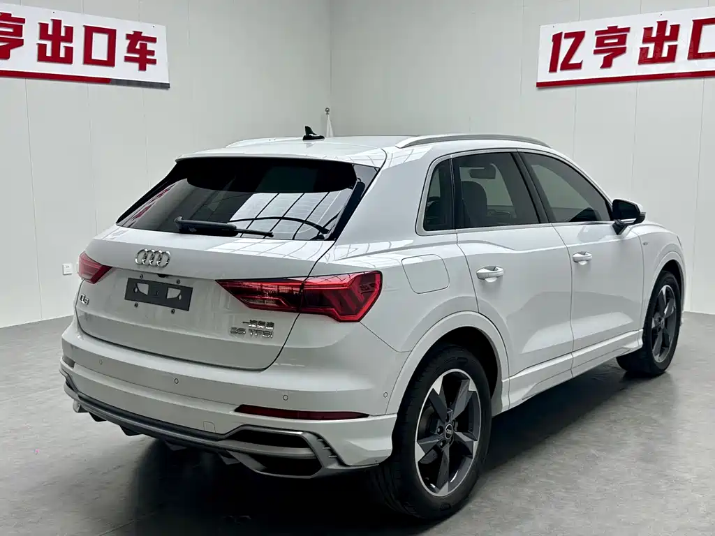 Audi Q3 2023 — фото 18