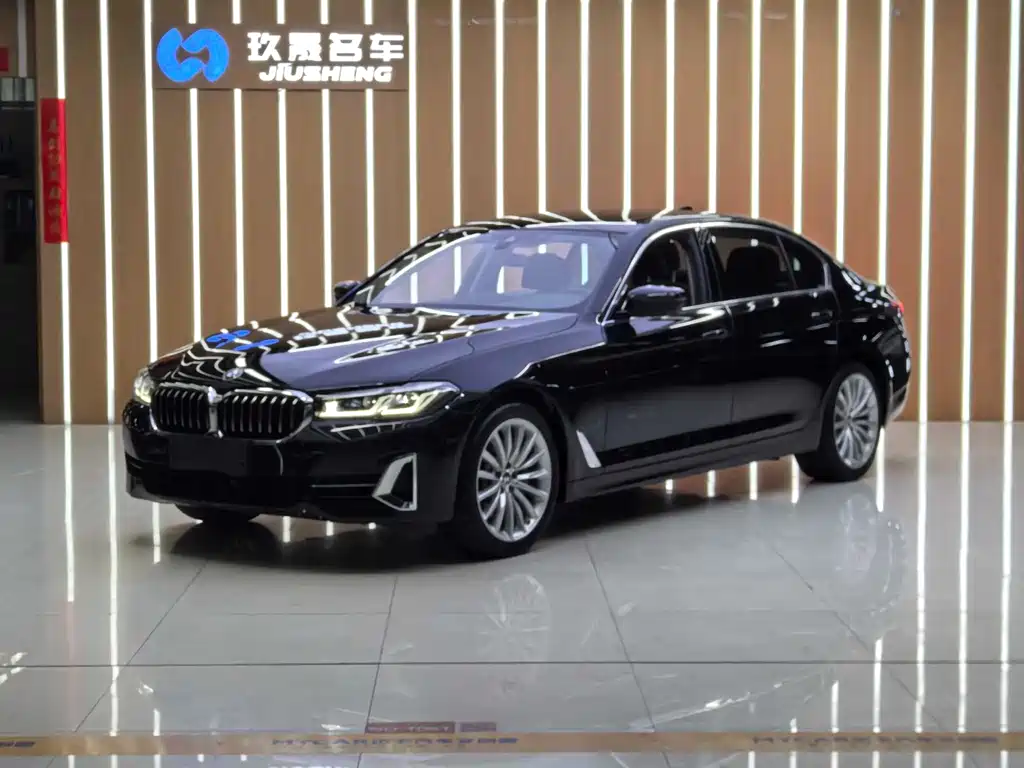 BMW 5 Series 2022 — фото 1