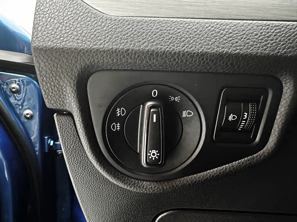 Volkswagen Touran 2022 — фото 17