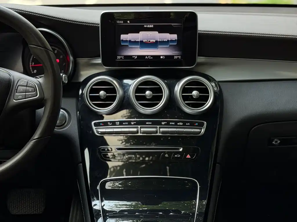 Mercedes-Benz GLC 2019 — фото 15