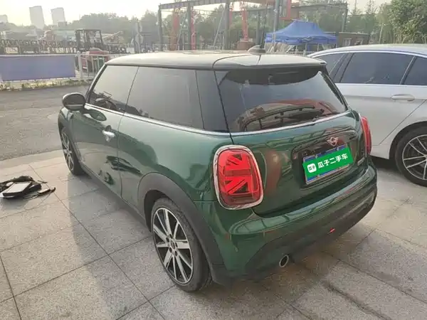 MINI MINI 2023