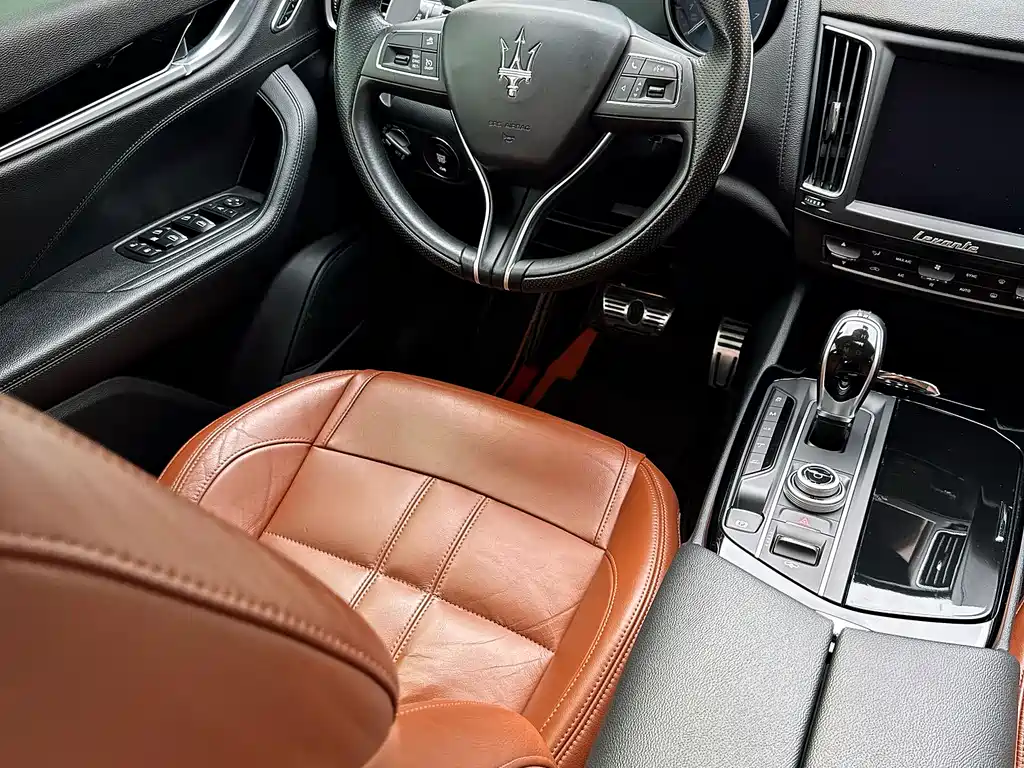 Maserati Levante 2017 — фото 9