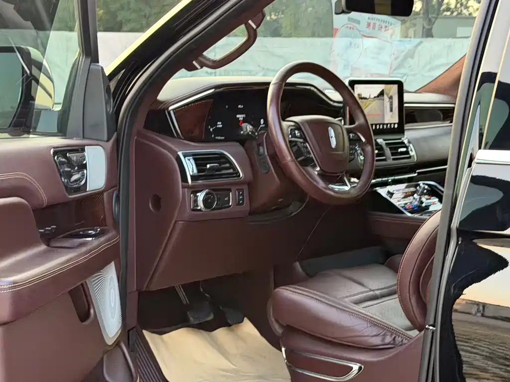 Lincoln Navigator 2020 — фото 9