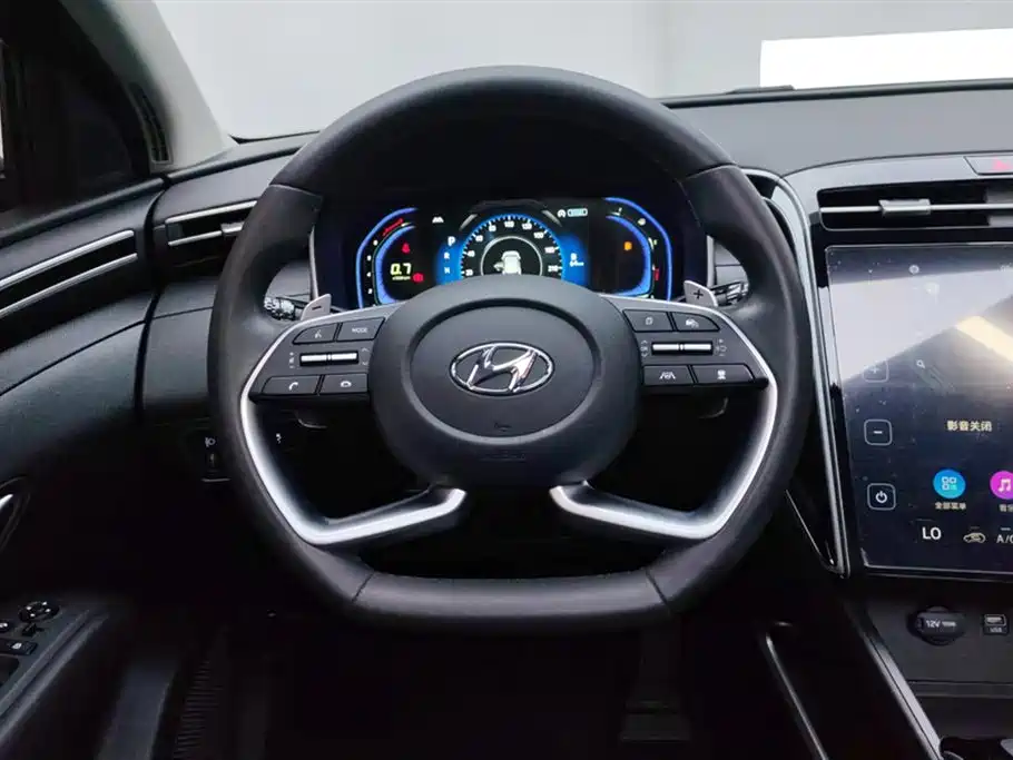 Hyundai Tucson 2023 — фото 15