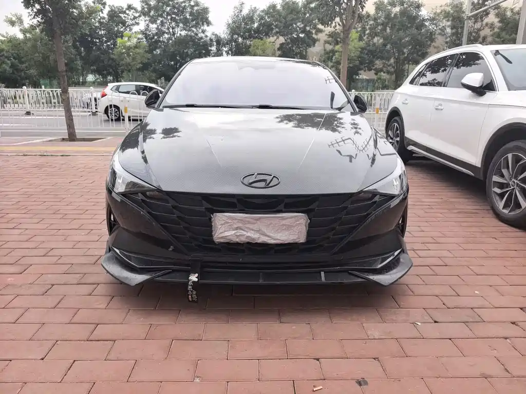 Hyundai Elantra 2022