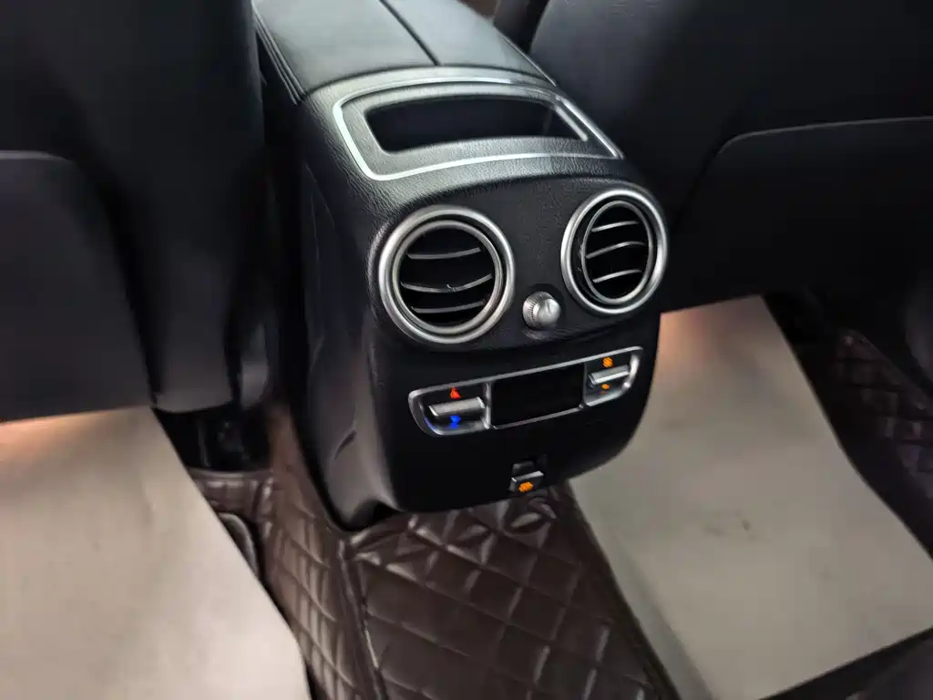 Mercedes-Benz GLC 2020 — фото 11