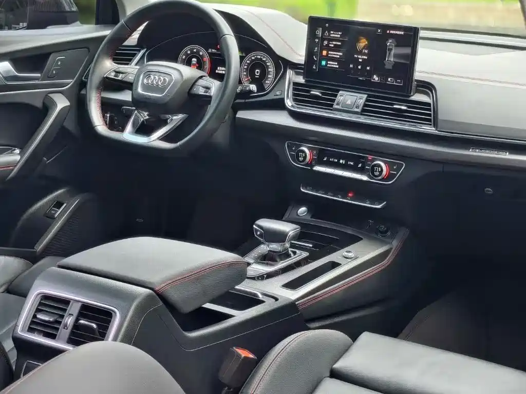 Audi Q5L 2021 — фото 15