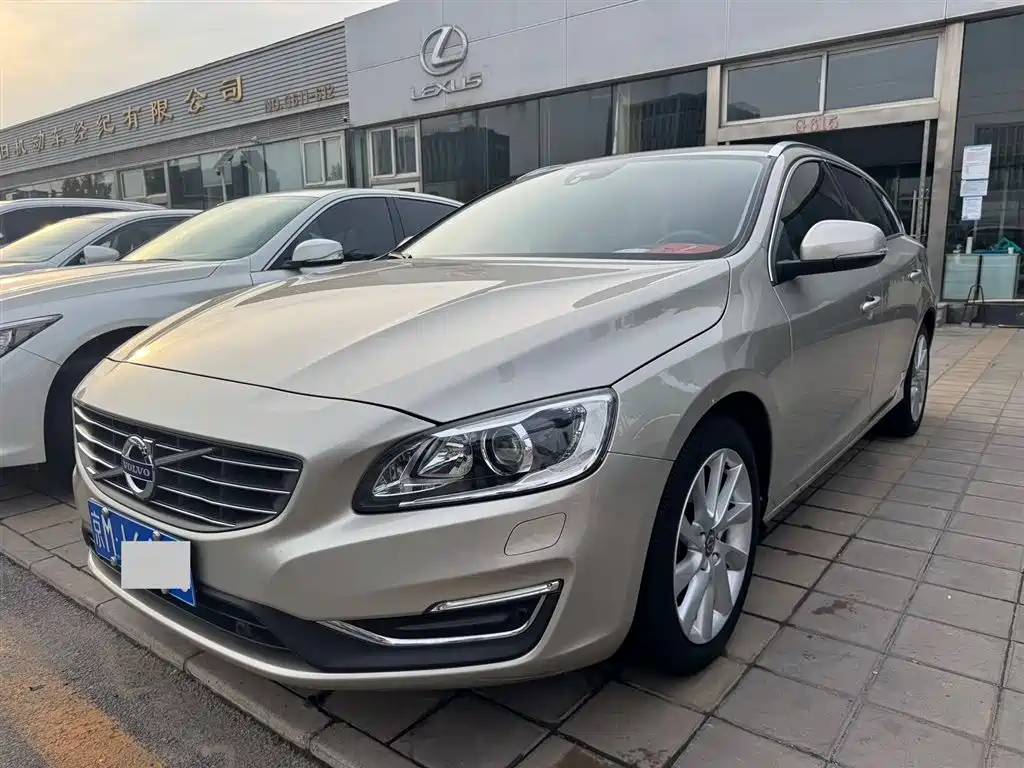 Volvo V60 2017 — фото 2