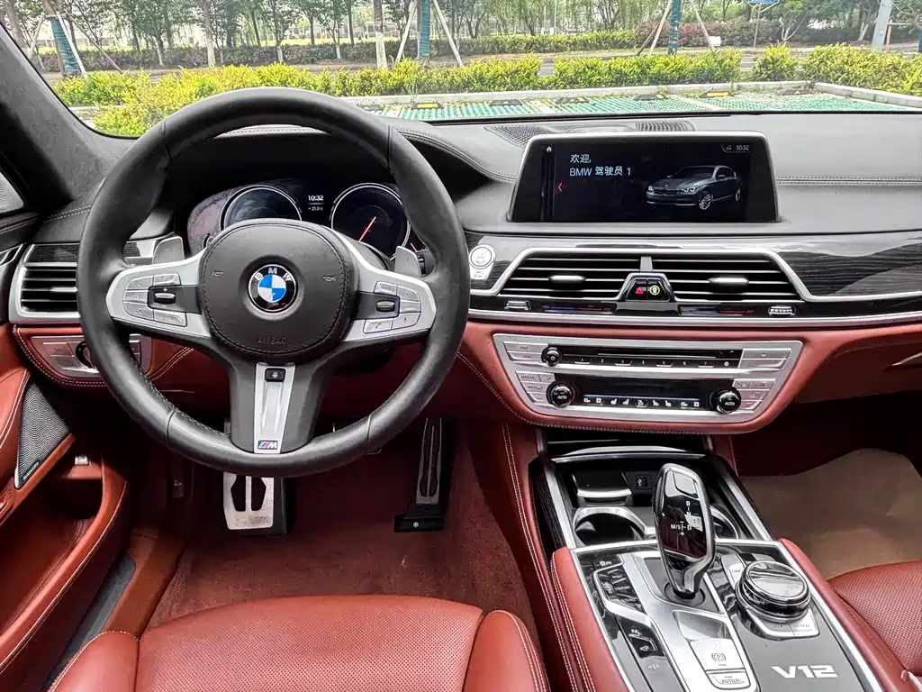 BMW 7 Series 2019 — фото 13