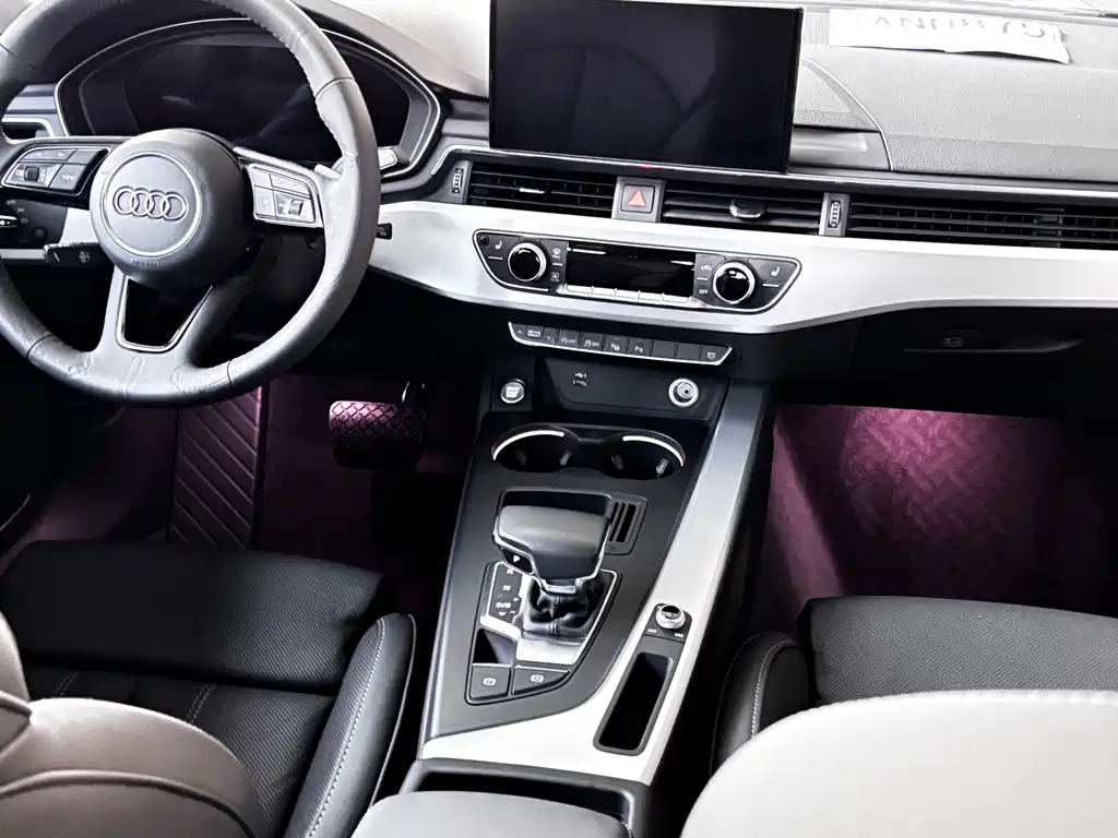 Audi A4L 2021 — фото 13