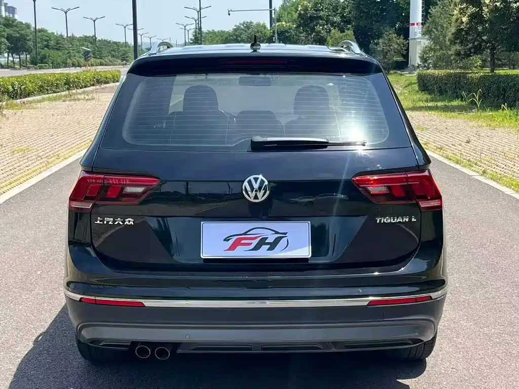 Volkswagen Tiguan L 2020 — фото 8