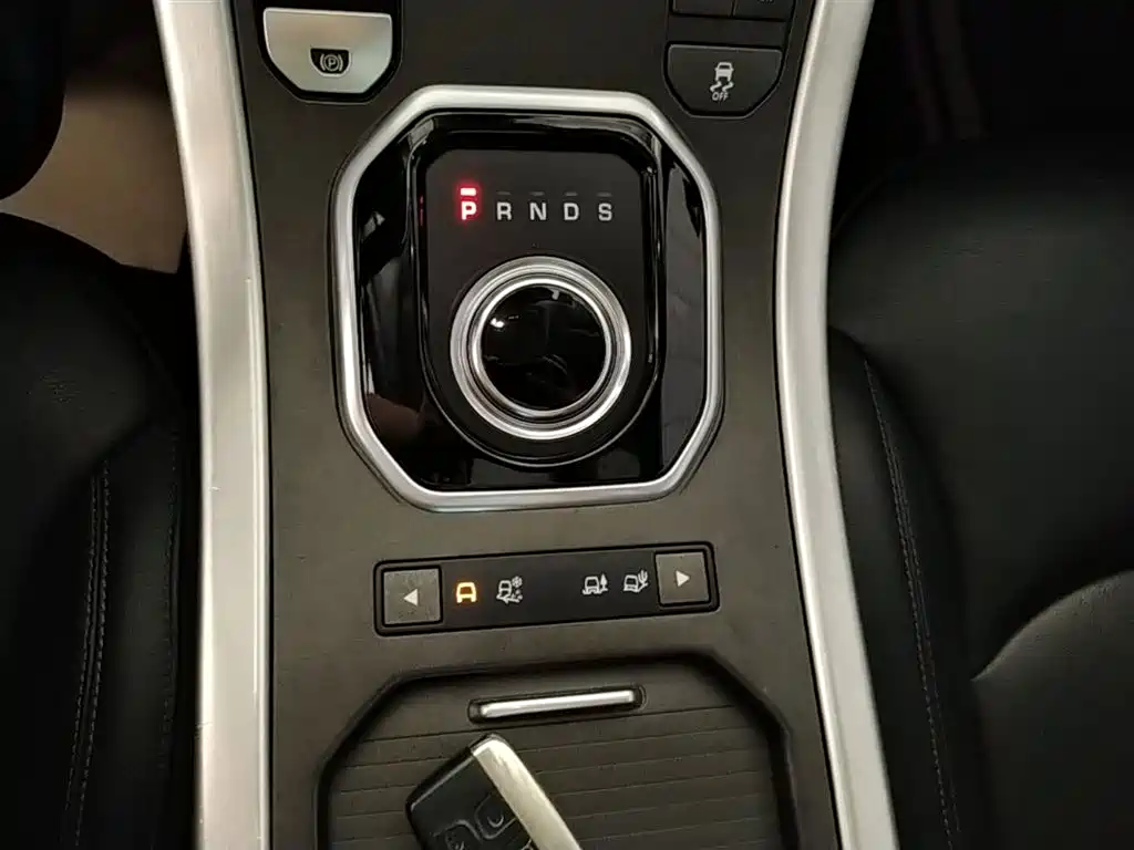 Land Rover Evoque 2019 — фото 14