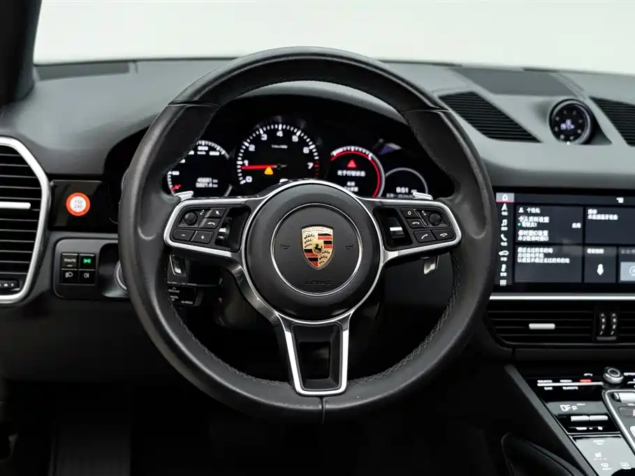 Porsche Cayenne 2019 — фото 12