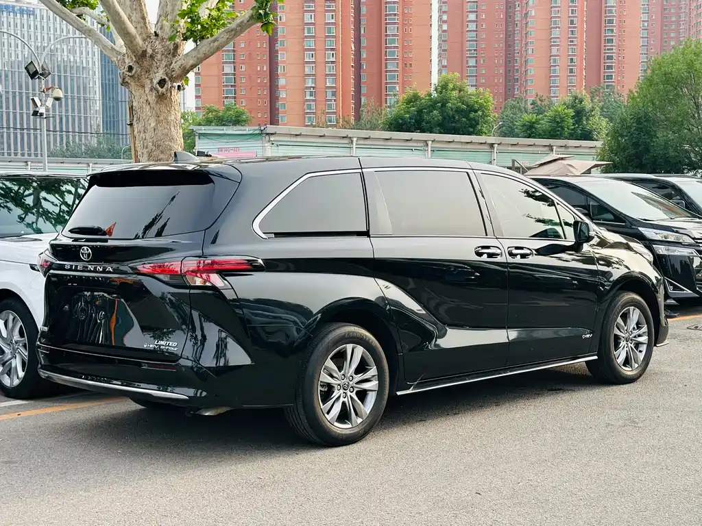 Toyota Sienna 2025 — фото 4