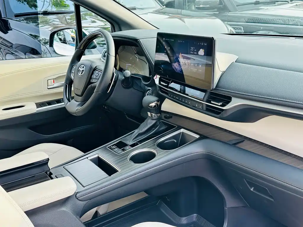 Toyota Sienna 2025 — фото 24