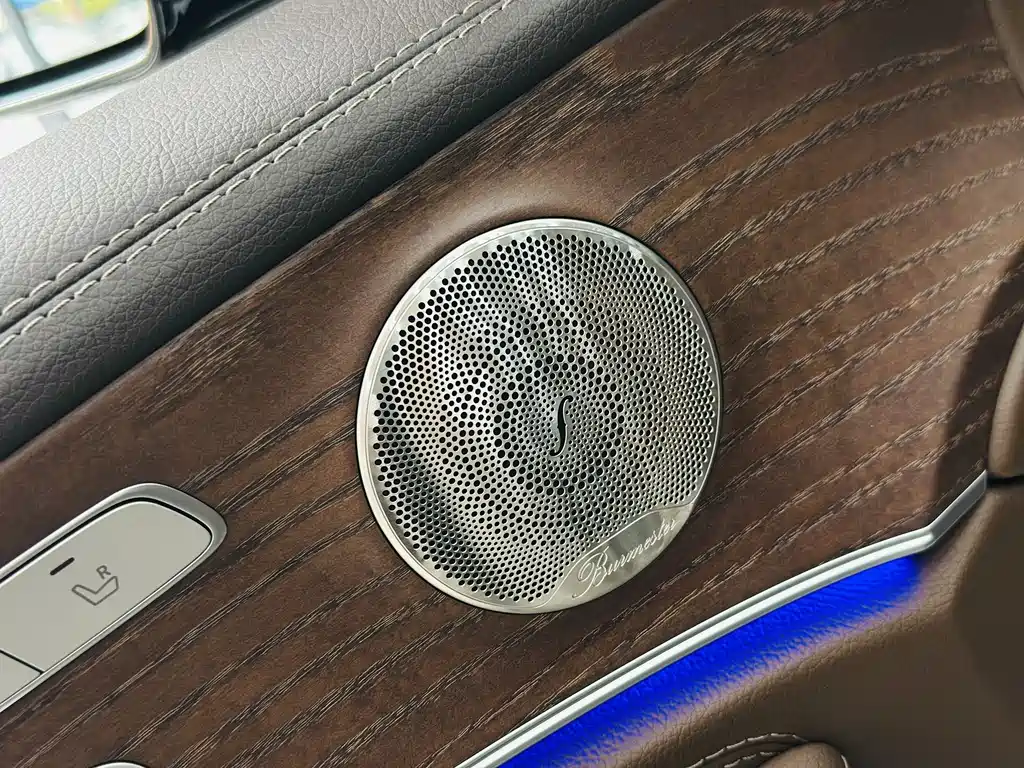 Mercedes-Benz E-Class 2022 — фото 16