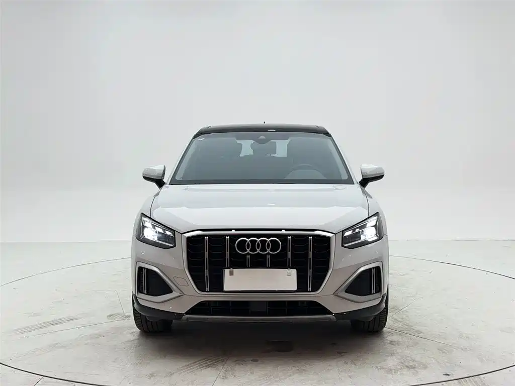 Audi Q2L 2022 — фото 2