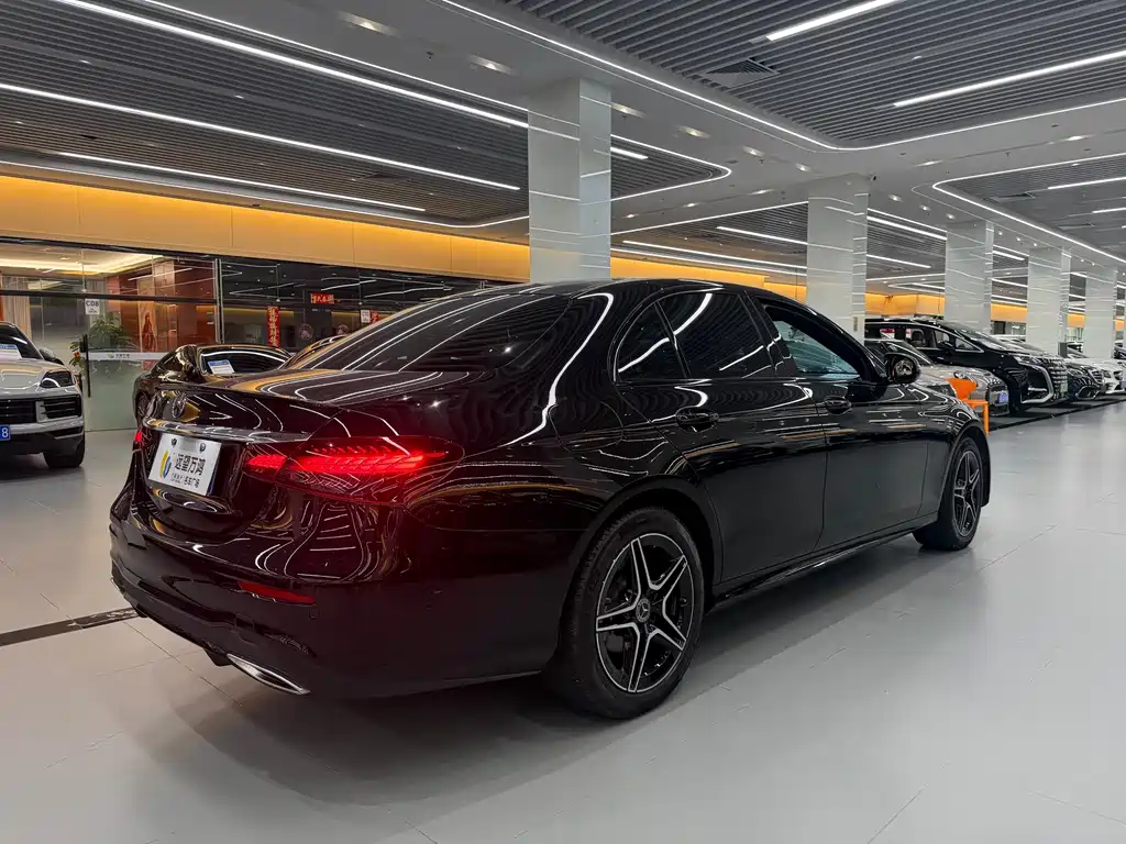 Mercedes-Benz E-Class 2023 — фото 9