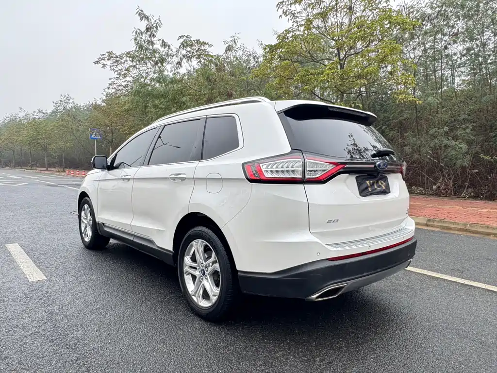 Ford Edge 2018 — фото 9